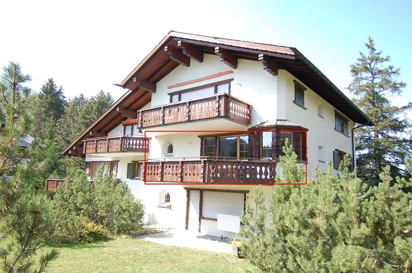 Apartment with ski-in ski-out access and fireplace - Image 1