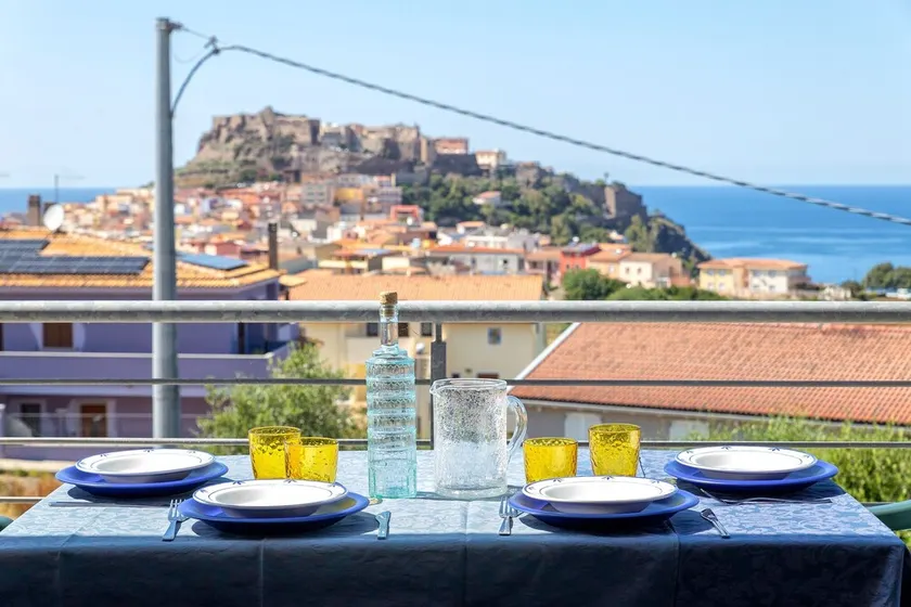 Ferienwohnung 'Ad occhi aperti - Castelsardo' mit Meerblick, WLAN & Klimaanlage - Image 1