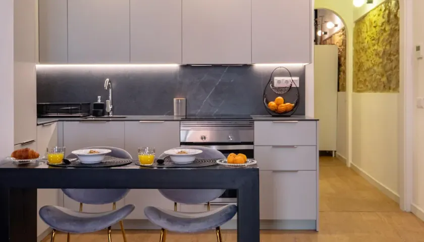 Renovated Apartment in Palamós Center - Image 1