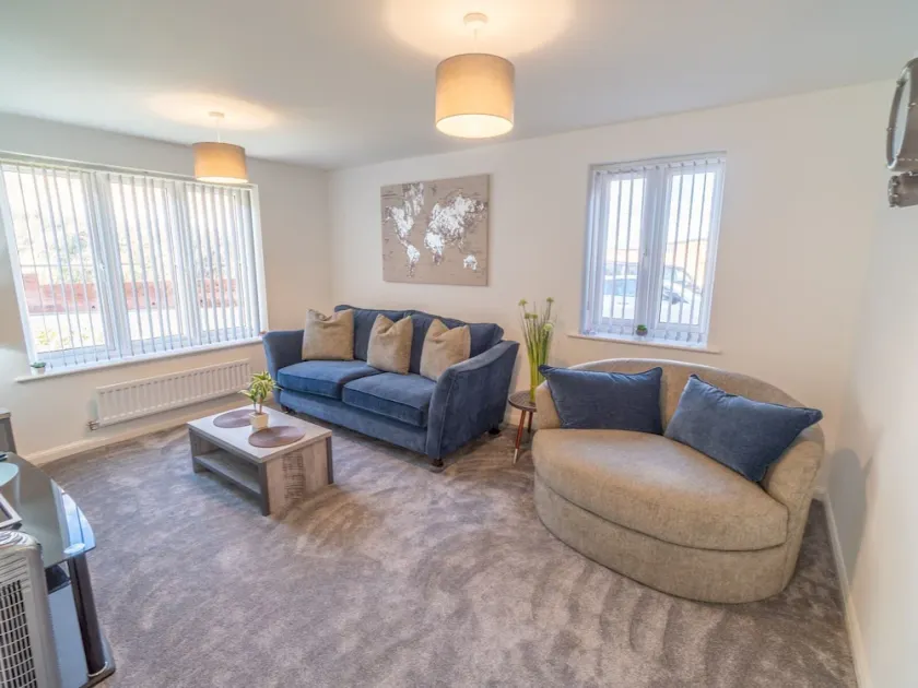 Modern 3-Bed Home with Garden & Free Parking - Pass the Keys - Image 1