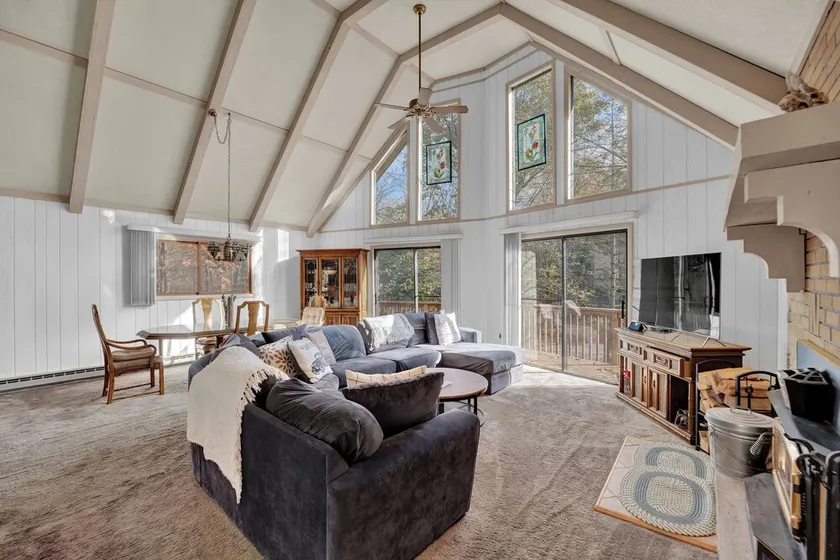 Poconos Retreat w/ Pool and Lake Access - Image 1