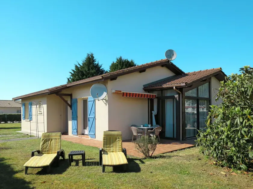 Wonderful private villa for 7 guests with WIFI, TV, terrace and pets allowed - Image 1