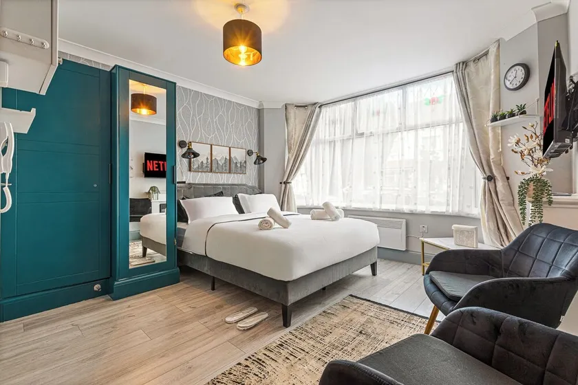 Imperial Inn Studios Tottenham Hale - Image 1