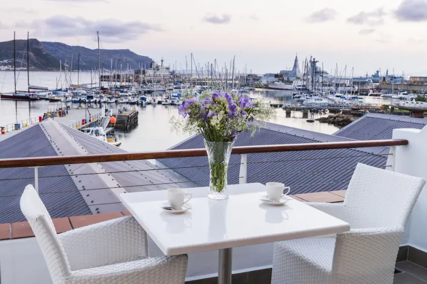 Simon's Town Quayside Hotel - Image 1