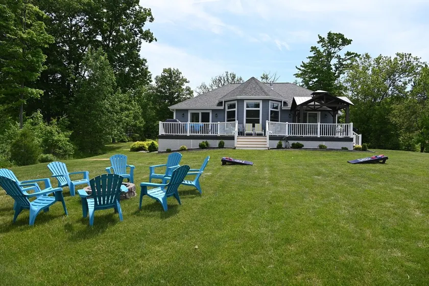 Luxury Cottage in Alex Bay 3 bedrooms, 2.5 baths.  Book your 2026 Vacation Now!! - Image 1