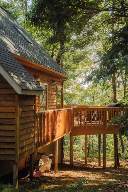 Cheerful Two Bdrm Cabin with Hot Tub & Pet Friendly - Image 1