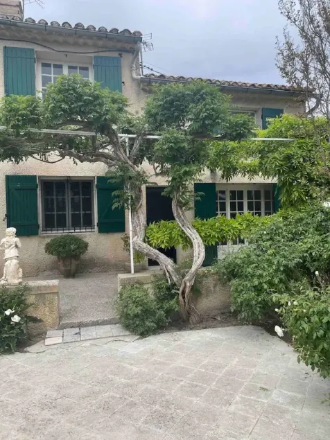 Mas Provençal du XIX Siècle - Image 1
