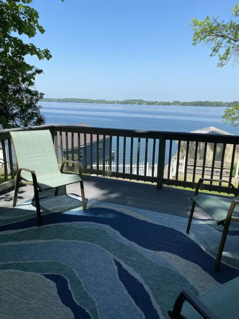 😎Clayton Waterfront Cottage / Schiffe fahren direkt vorbei! - Image 1