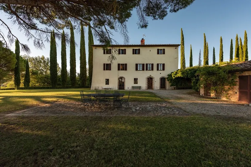 Beautiful house on garden with shared pool just a few minutes Siena Tuscany - Image 1