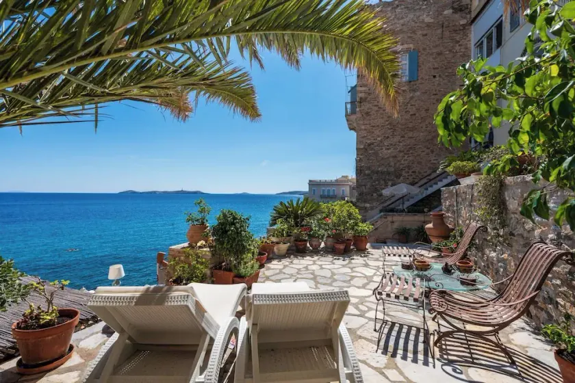 Seaside neoclassical property in Vaporia Ermoupoli - Image 1