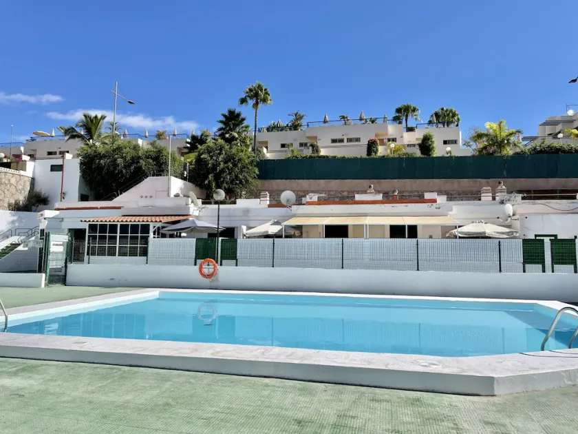HomeForGuest Amplio apartamento con piscina y terraza en Mogan - Image 1