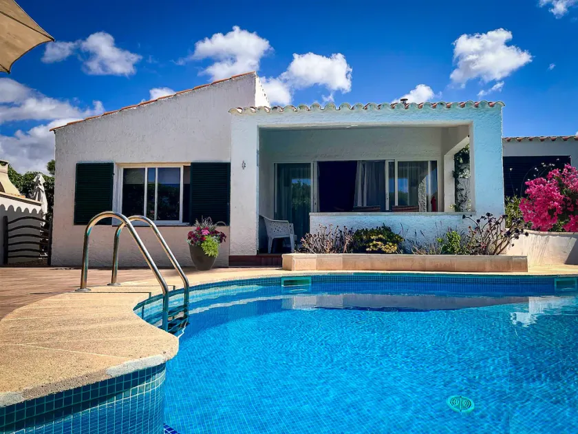 Modern Beach Style Villa, Close To Beach, Restos & Shops, Big Pool, Renovated. - Image 1