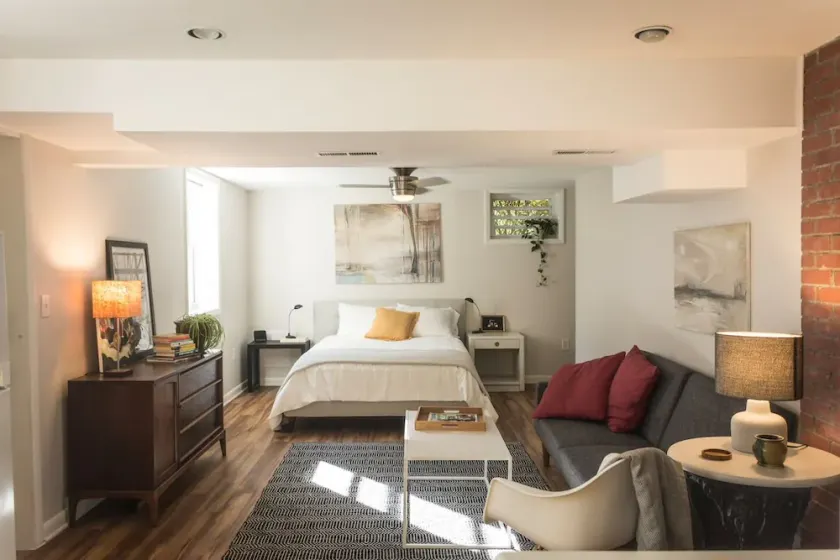 Walkable, Sunny West Asheville Studio - Image 1