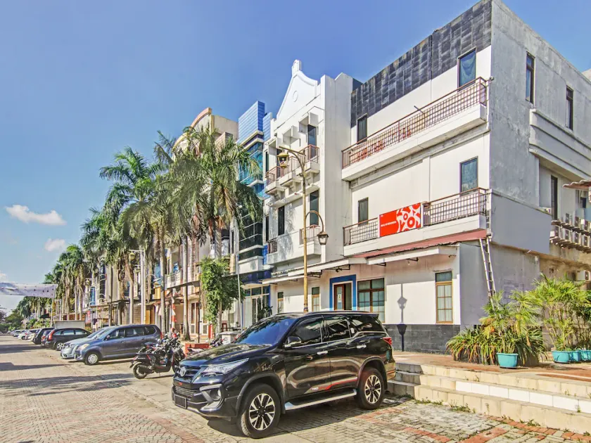 Super OYO 90422 Mall Of Indonesia - Image 1