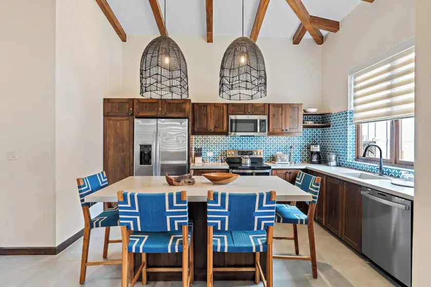 Stylish Condo in the Heart of Las Catalinas with Vibrant Design & Exclusive Beach Club Access - Image 1