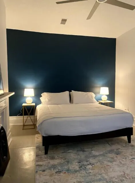 Historic 2-Bedroom in Downtown - Image 1
