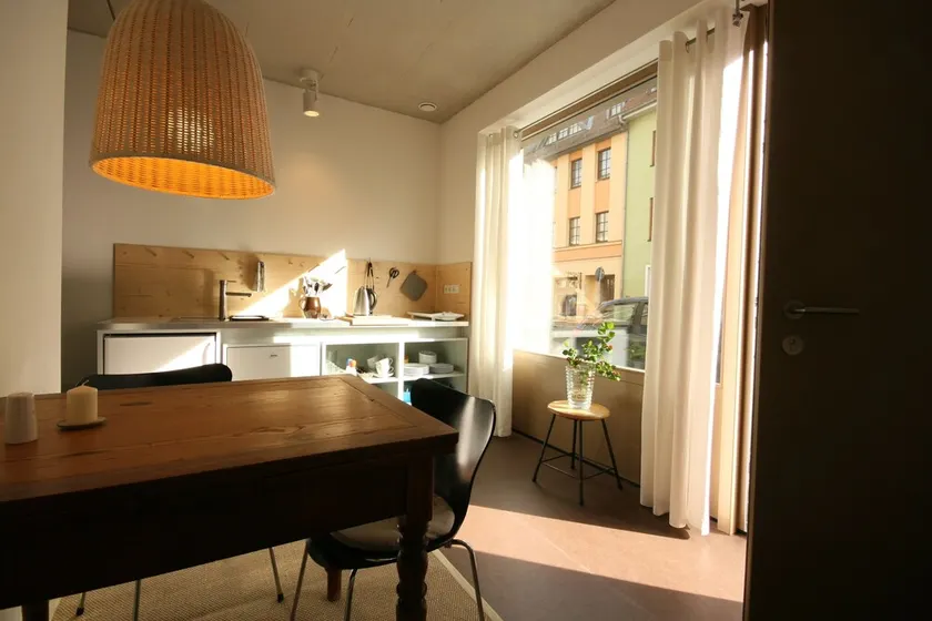 Small, stylish guest apartment in the middle of Weimar's historic old town. - Image 1