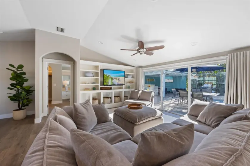 Conch Out Beach House managed by Beach Retreats - Image 1