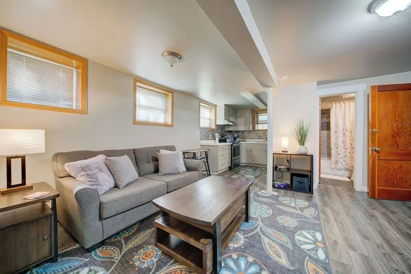 Downtown Apt, quiet & close to Main bozemanrents - Image 1