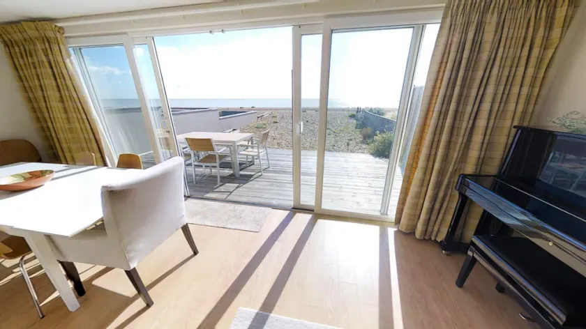 Stunning beach cottage for the perfect British family holiday with 3 bedrooms - Image 1