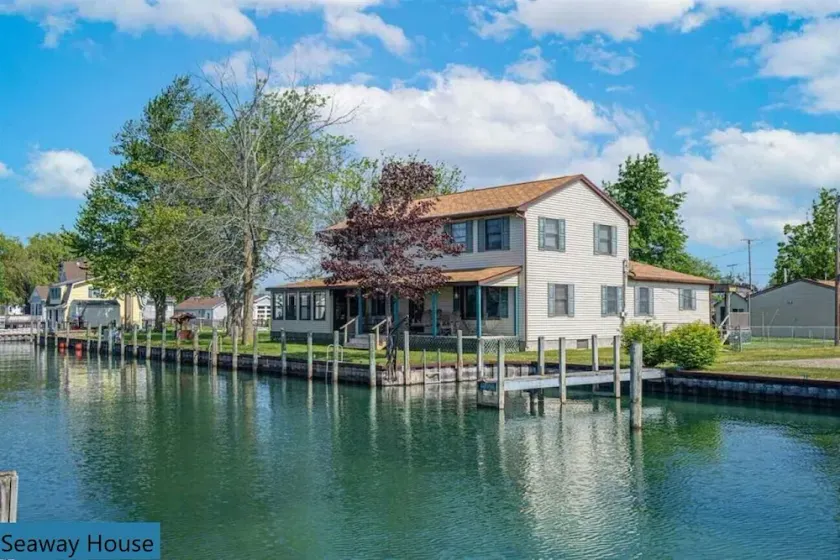 Spacious Home Off Lake St Clair On Harsens Island - Image 1