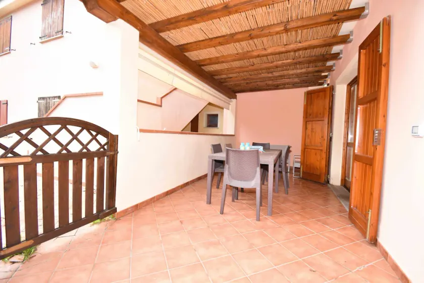 Well-finished studio apartment with A/C wifi and veranda - Image 1