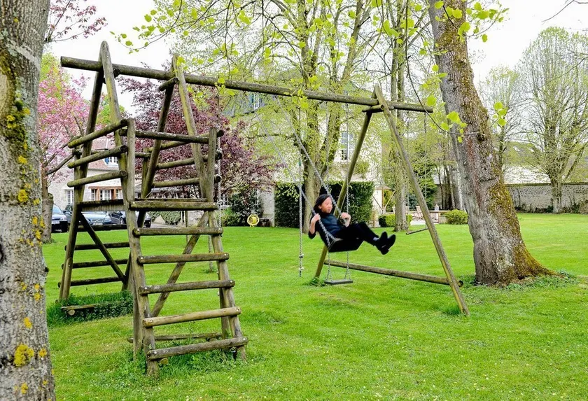 Chateau De Garmeaux - Eight Bedroom Castle, Sleeps 17 - Image 1