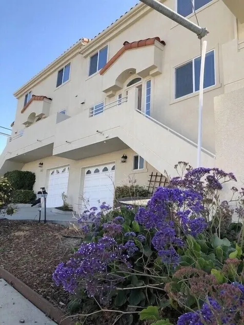 Great Location/Easy Beach Access/Walking Distance to Downtown Pier Area - Image 1