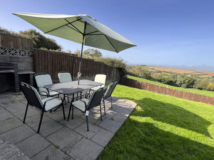 Tubbs Delight Family and dog friendly Bungalow With Hot Tub and Countryside View - Image 1