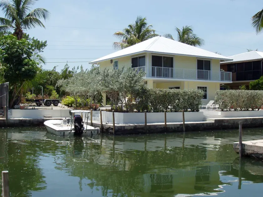 !!CHARMING REN VANDFRONT HJEM-WIFI-PRIVAT DOCKAGE LUKKET TIL FISKE & SNORKEL - Image 1