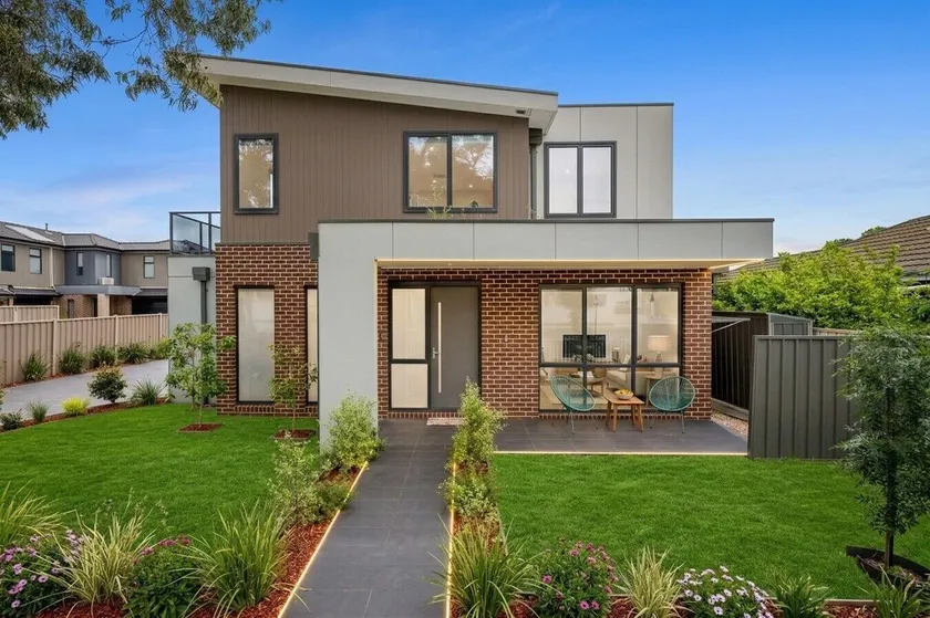 Modern 3BR Home Near Medway Golf Club, Highpoint & Melbourne CBD - Image 1