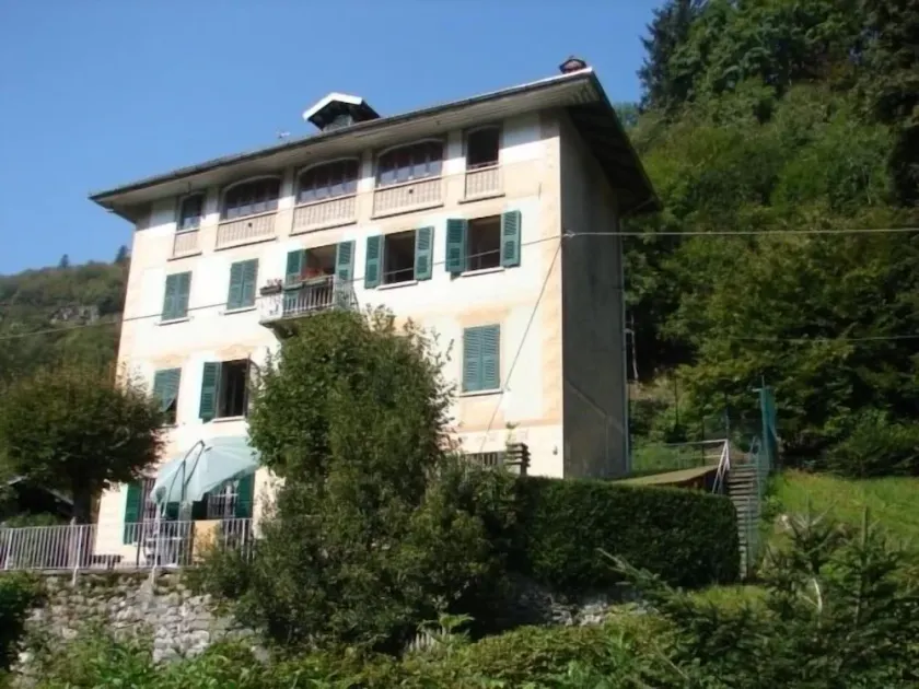 Big manor house built in 1905 in a nice and quiet hamlet in Valsesia - Image 1