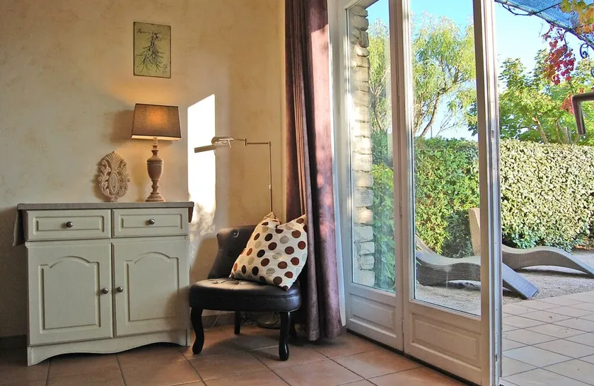 Apartment in charming country stone house with pool in Gordes, Luberon - Image 1