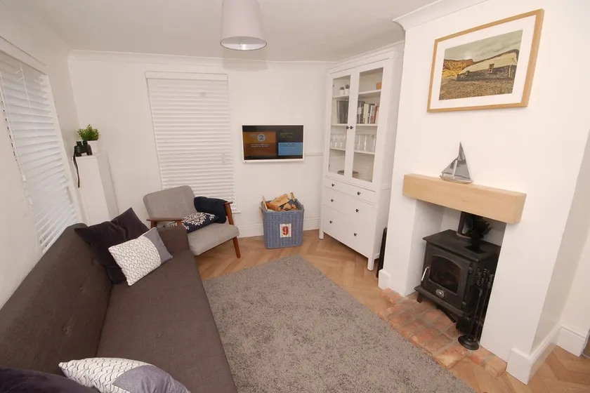 Bramble Cottage -  a cottage that sleeps 4 guests  in 2 bedrooms - Image 1