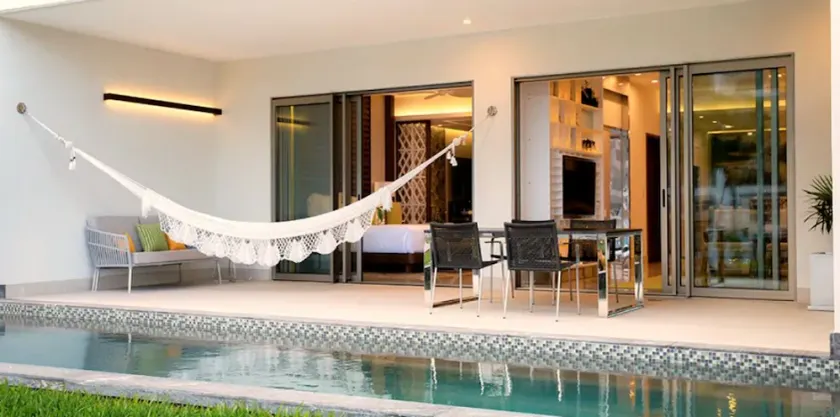 Chic 1 Bedroom Swim-Up Suite - Cancun - Image 1