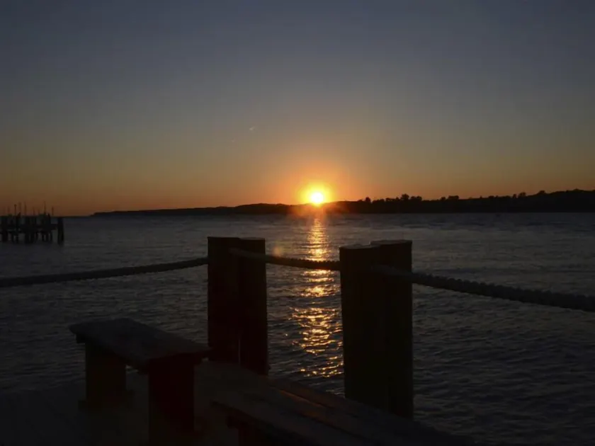 Exceptional River Front Family Retreat! - Dock, Private Beach & Bungalows - Image 1