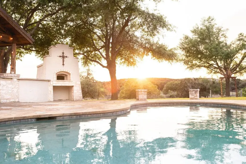Luxury Ranch Retreat Pool, Sleeps 18 - Image 1