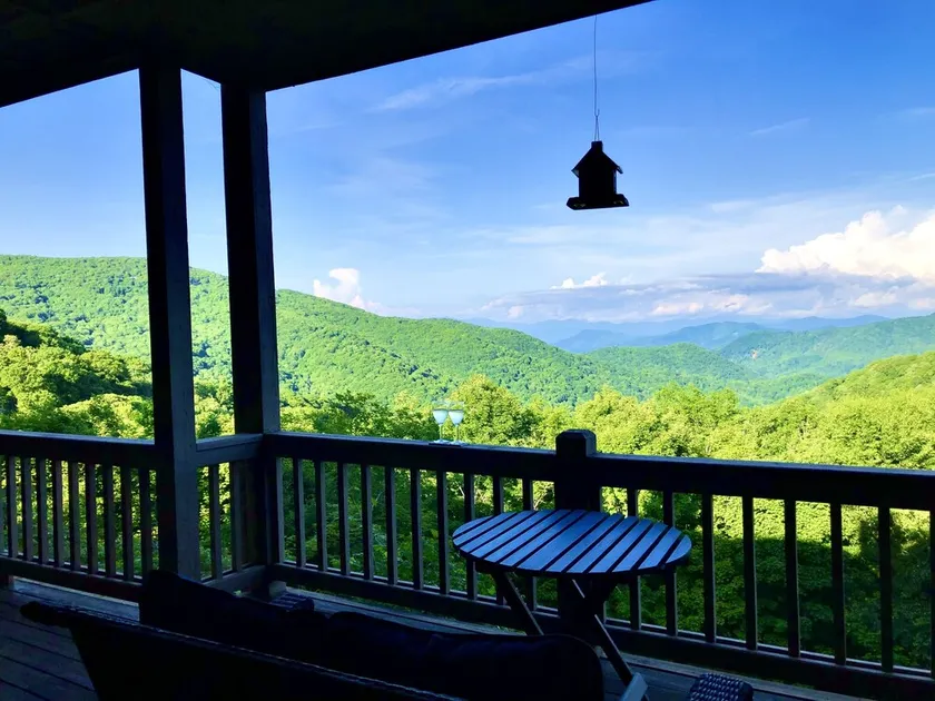 DIRECT MOUNTAIN VIEWS! Hike & swim on-site! Private balcony! WOW!! - Image 1