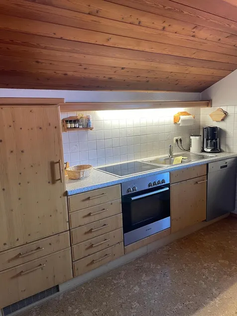 Apartment 75 sqm up to 5 persons, balcony, 2 bedrooms, eat-in kitchen - Image 1