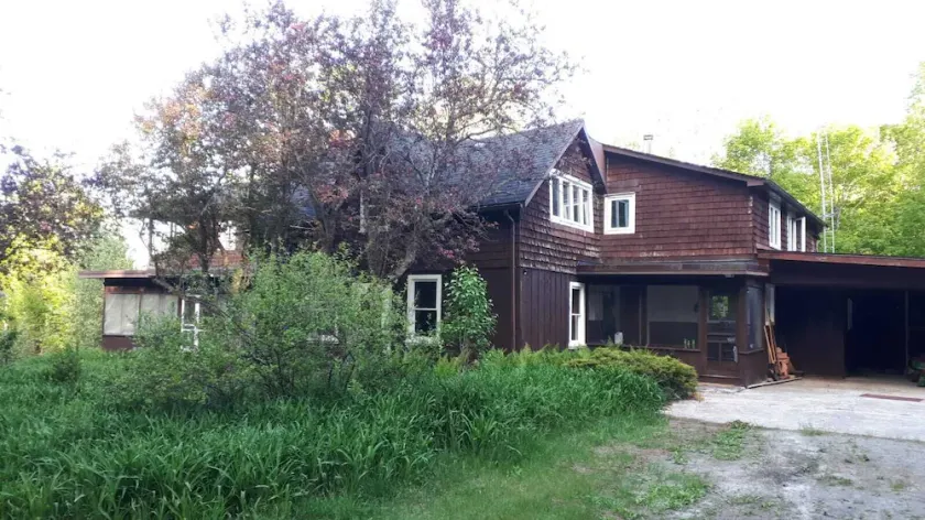 *Amazing deal for the season* Cozy and spacious cottage w/ private lake & dock  - Image 1
