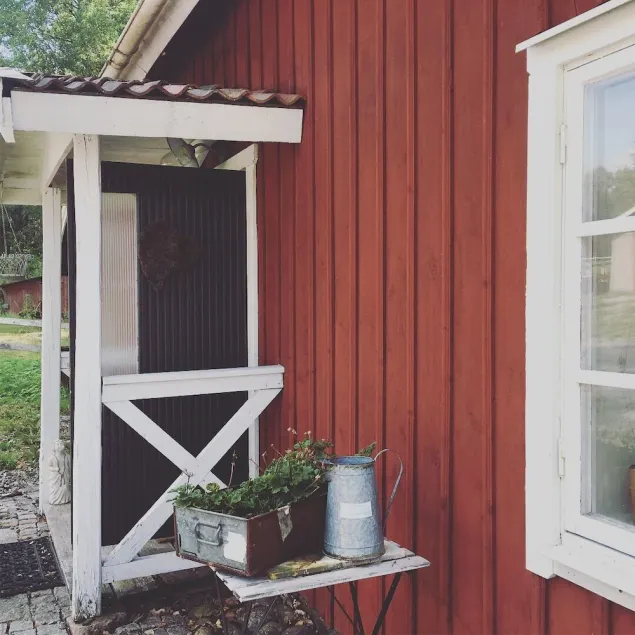 Cozy cottage in the countryside, surrounded by nature - Image 1