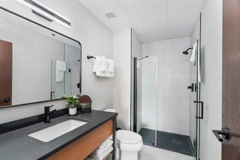 2 BR 2 BA in Canal Park Close to everything! - Image 1