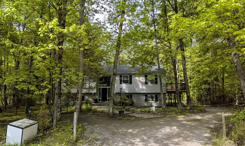 Sun & Seclusion - All-Season Cottage - Image 1