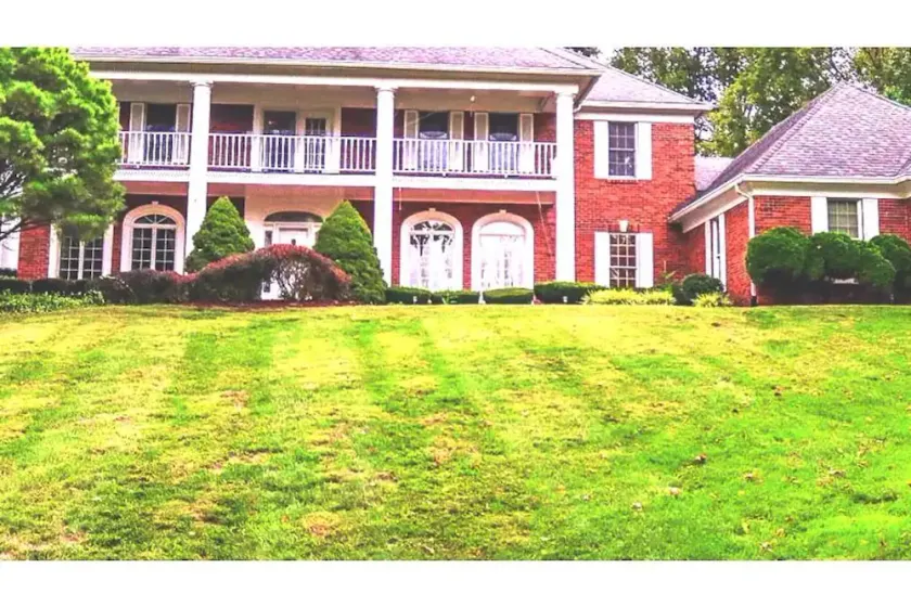 LUXURIOUS FLORISSANT ESTATE,  “HOLIDAY SPECIAL “ - Image 1