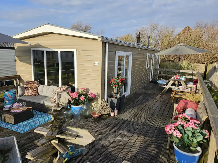 Prachtig ruim chalet aan de Noordhollandse kust compleet voor 5 personen. - Image 1