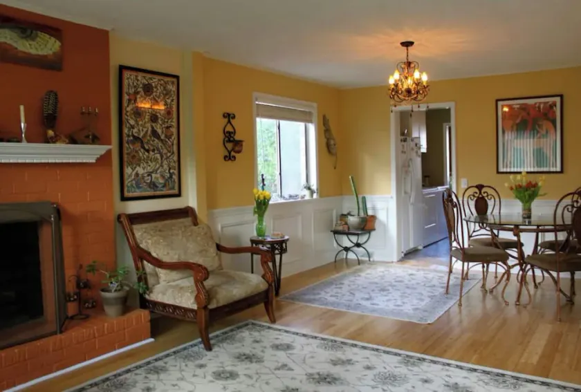 Old Village area Townhouse Garden Retreat - Image 1