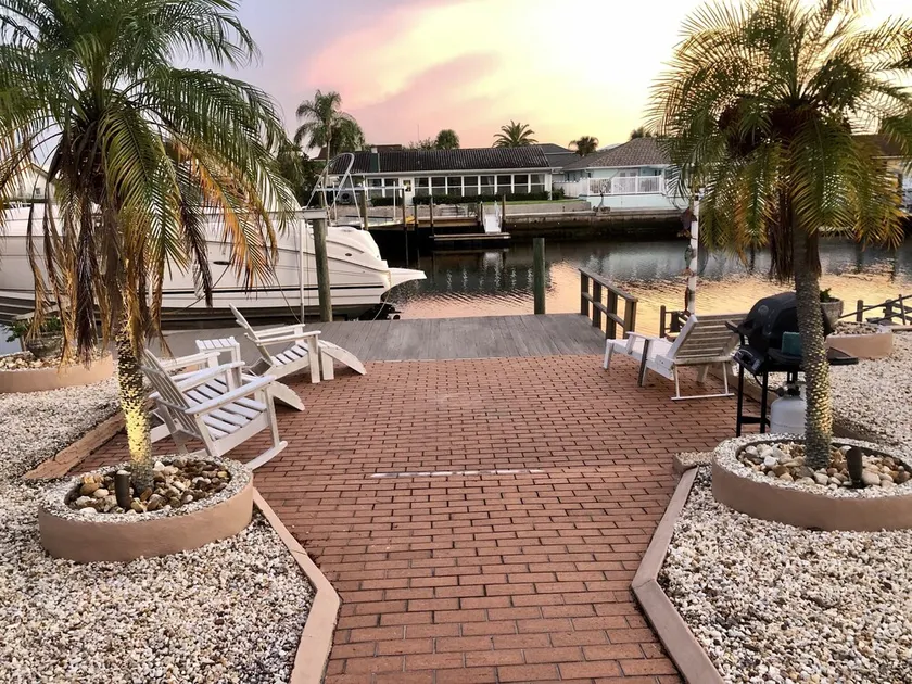 Mermaid's Cove🧜🏻‍♀️🌊GORGEOUS PREMIER WATERFRONT Home! PRIVATE DOCK-FAST Gulf access! - Image 1