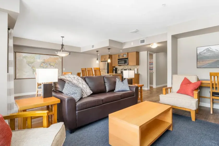 Beautiful 3-bed Canmore/Banff Mountainview Condo - Image 1