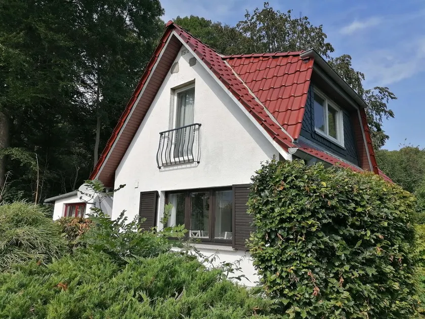 Cozy holiday home close to the Baltic Sea at the nature reserve for up to 4 people - Image 1