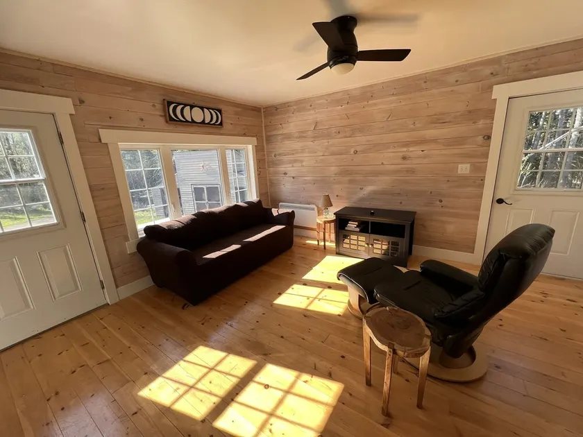 The Glowbug Cottage - Image 1